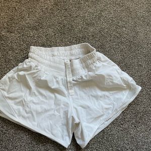 Lululemon size 0 4 inch low rise Hotty hot shorts